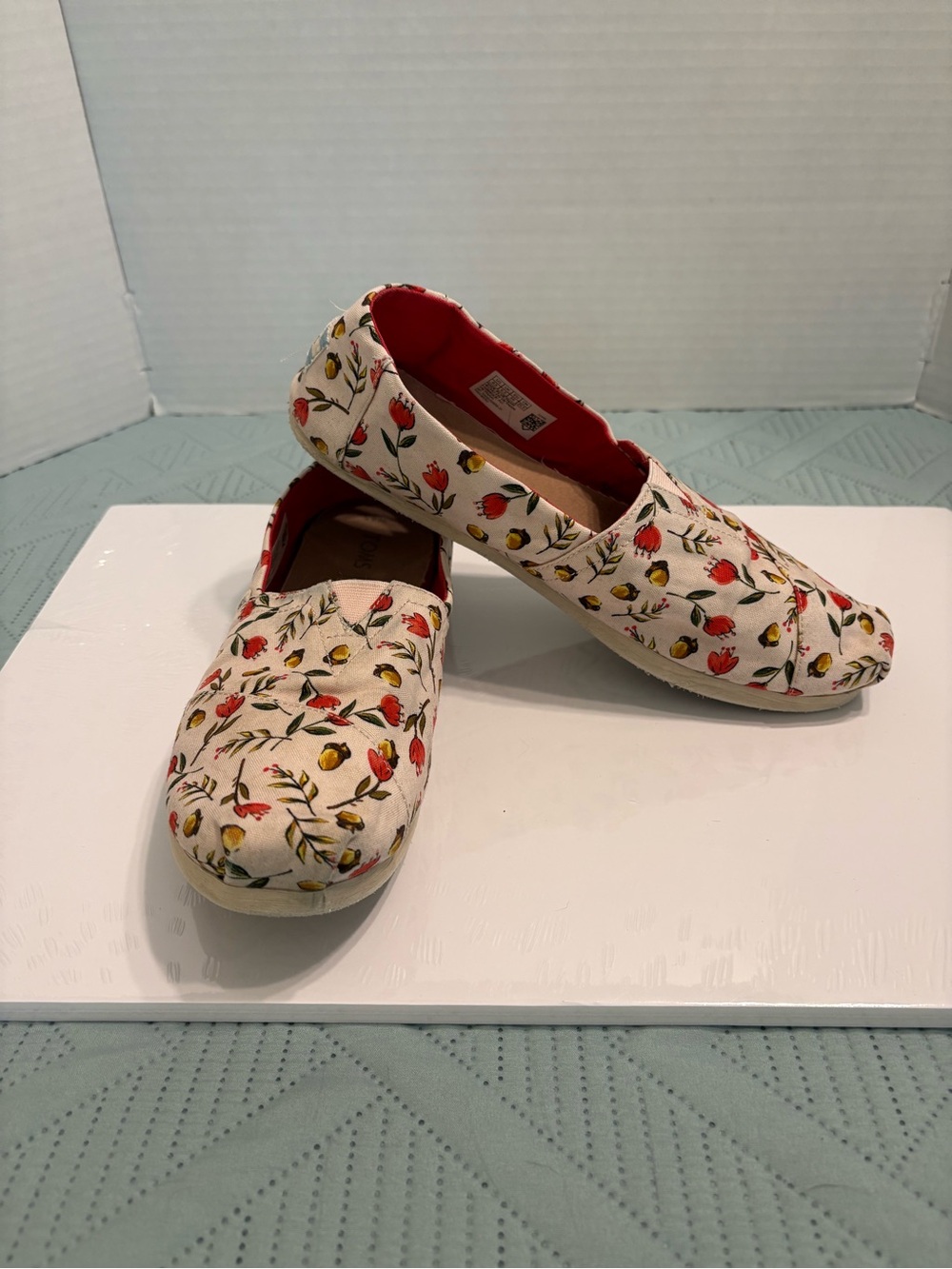 TOMS Alpargata “Thankful” Women's Size 8.5 Floral Comfort Casual Flats Fabric